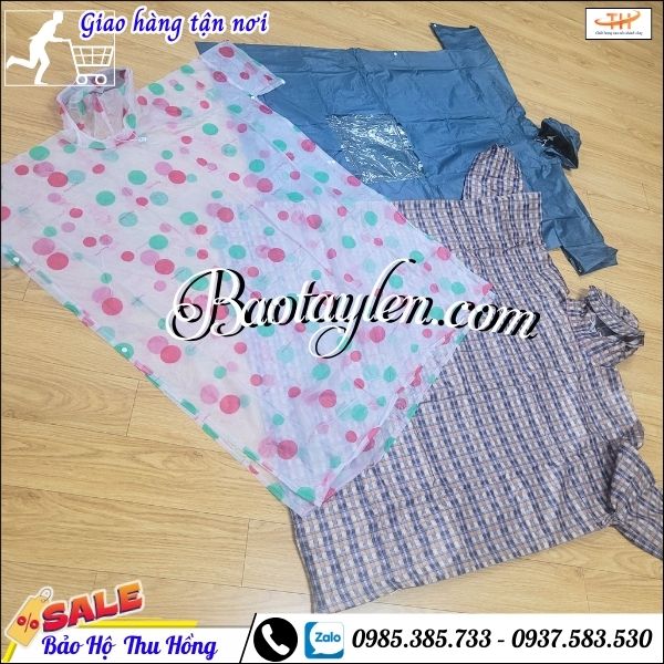 Áo mưa cánh dơi đi xe máy giá rẻ. Áo mưa cánh dơi đi xe máy giá rẻ.
