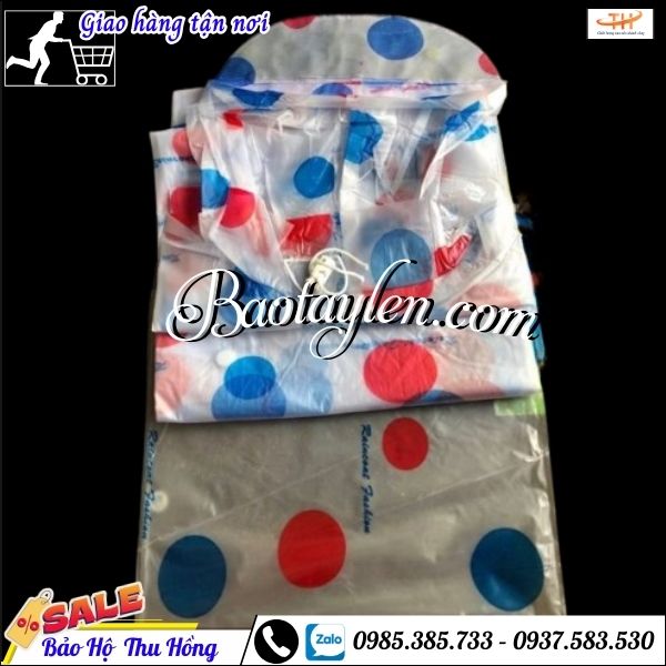 Áo mưa cánh dơi đi xe máy giá rẻ. Áo mưa cánh dơi đi xe máy giá rẻ.