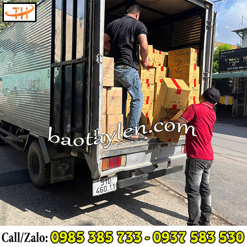 Thu Hồng chuyên giao găng tay y tế cho đại lý Thu Hồng chuyên giao găng tay y tế cho đại lý