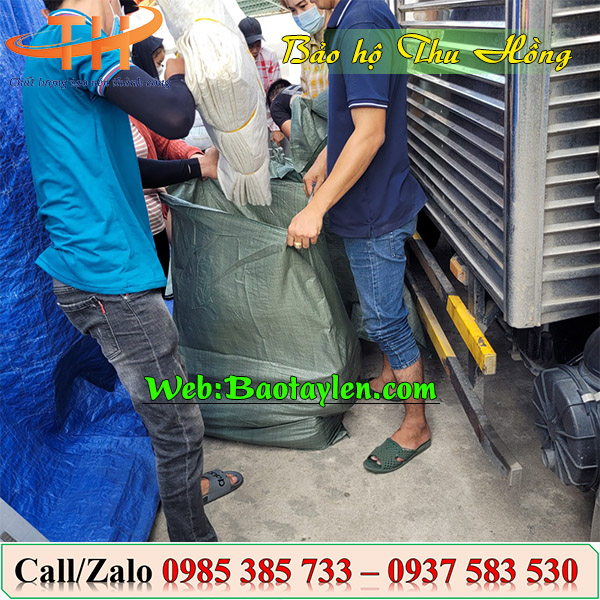 >>>Nhân viên Thu Hồng soạn đơn 10.000 cái bao tải đi giao cho khách >>>Nhân viên Thu Hồng soạn đơn 10.000 cái bao tải đi giao cho khách