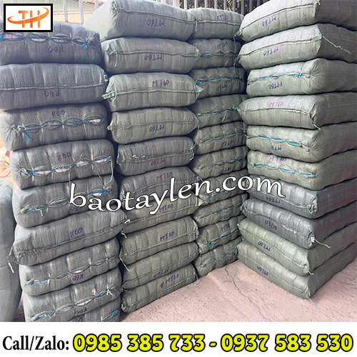 Giao sỉ số lượng găng tay len muối tiêu giá tốt tại xưởng Thu Hồng Giao sỉ số lượng găng tay len muối tiêu giá tốt tại xưởng Thu Hồng