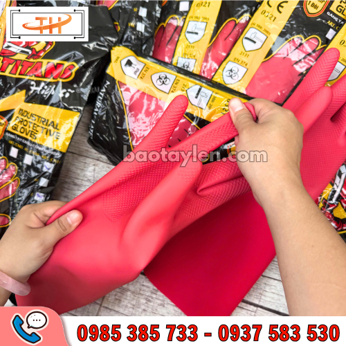 Găng tay cao su Hiệp Sĩ Titans dày dặn, chắc tay khi cầm Găng tay cao su Hiệp Sĩ Titans dày dặn, chắc tay khi cầm