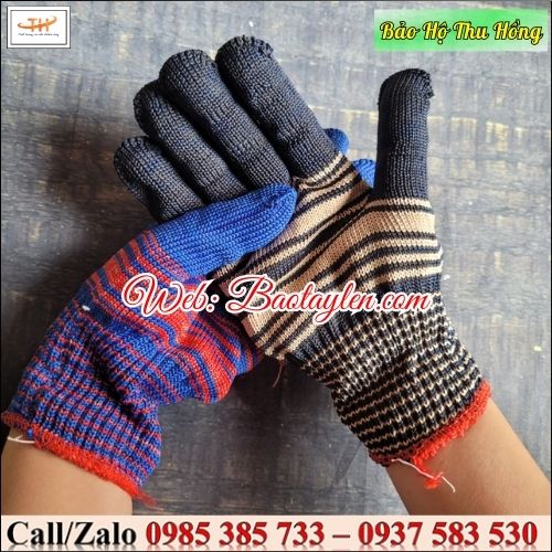 Bao tay có nhiều họa tiết, hoa văn và màu sắc bắt mắt. Bao tay có nhiều họa tiết, hoa văn và màu sắc bắt mắt.