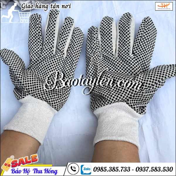 Găng tay vải bạt chống trượt chấm hạt nhựa. Găng tay vải bạt chống trượt chấm hạt nhựa.