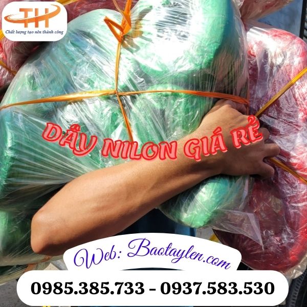>>Hình ảnh viên giao hàng dây nilon tại công ty Thu Hồng. >>Hình ảnh viên giao hàng dây nilon tại công ty Thu Hồng.