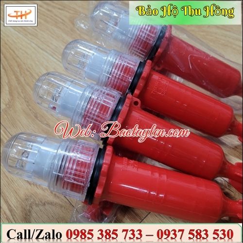 Đèn chớp cảnh báo cho tàu ghe đi biển. Đèn chớp cảnh báo cho tàu ghe đi biển.