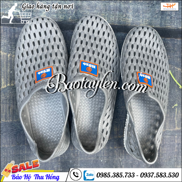 Dép nhựa chống trượt đi mưa. Dép nhựa chống trượt đi mưa.
