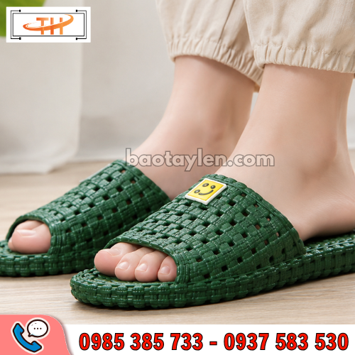 Dép lỗ mang trong nhà dẻo, mềm, thoáng chân khi mang Dép lỗ mang trong nhà dẻo, mềm, thoáng chân khi mang