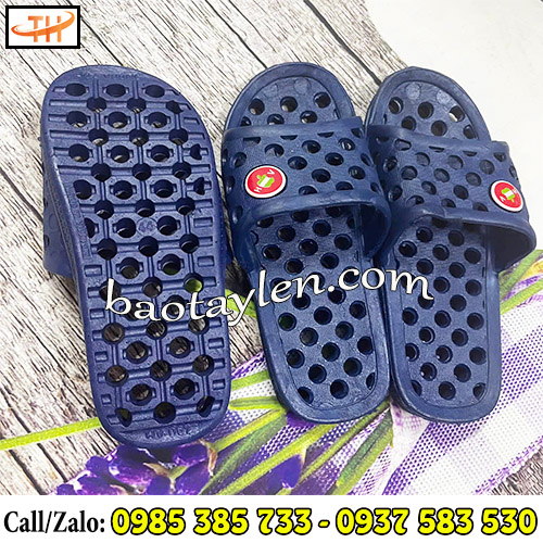 Dép nhựa có lỗ chống trơn trượt hiệu quả Dép nhựa có lỗ chống trơn trượt hiệu quả