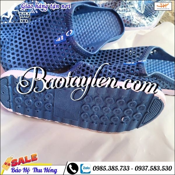 Dép sục chống trợt đi mưa. Dép sục chống trợt đi mưa.