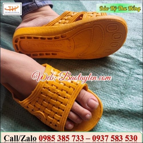 Đế dép chống trơn, chống đâm xuyên tốt. Đế dép chống trơn, chống đâm xuyên tốt.