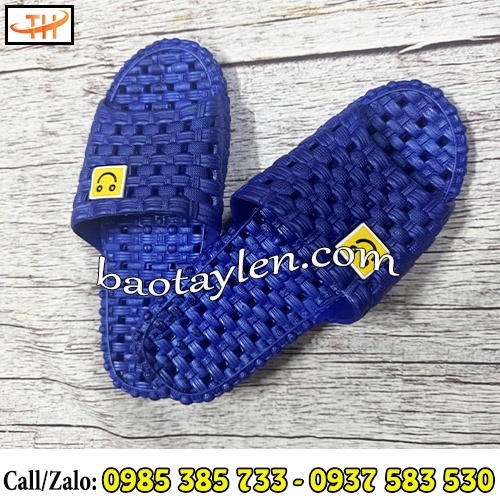 Dép nhựa có lỗ chống trơn trượt quai ngang Dép nhựa có lỗ chống trơn trượt quai ngang