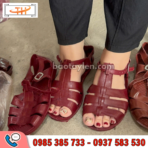 Dép rọ bộ đội nhựa dẻo thông thoáng, nhẹ chân khi mang Dép rọ bộ đội nhựa dẻo thông thoáng, nhẹ chân khi mang