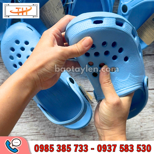 Chất liệu dép nhẹ, êm chân khi mang Chất liệu dép nhẹ, êm chân khi mang