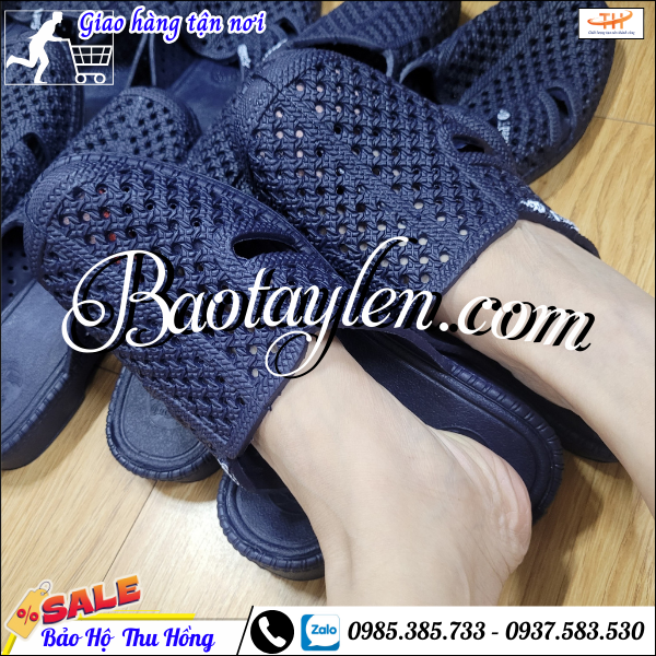 Dép tổ ong bít mũi nam nữ màu xanh than. Dép tổ ong bít mũi nam nữ màu xanh than.