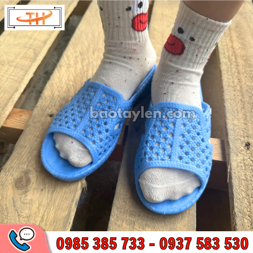 Dép tổ ong nhựa mềm sử dụng cho nhiều mục đích khác nhau Dép tổ ong nhựa mềm sử dụng cho nhiều mục đích khác nhau