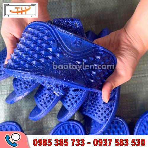 Dép tổ ong trẻ em nhựa dẻo, dễ chịu khi mang Dép tổ ong trẻ em nhựa dẻo, dễ chịu khi mang