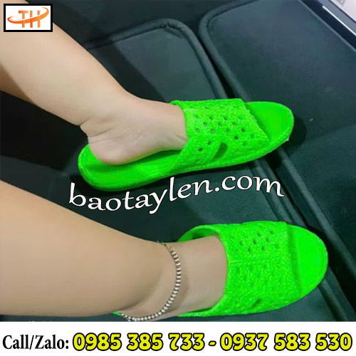 Dép tổ ong trẻ em dễ mang, thoáng khí Dép tổ ong trẻ em dễ mang, thoáng khí
