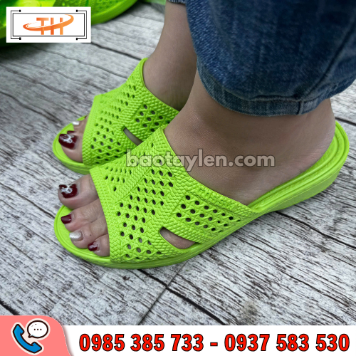 Nhẹ và êm chân khi mang Nhẹ và êm chân khi mang