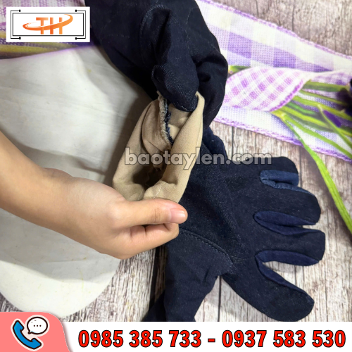 Găng tay vải jean được may lớp lót bên trong êm, dày Găng tay vải jean được may lớp lót bên trong êm, dày