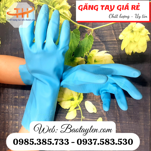 >>Găng tay có nhiều vết nhám chống trơn trong toàn bộ lòng bàn tay. >>Găng tay có nhiều kích cỡ, ôm sát tay.