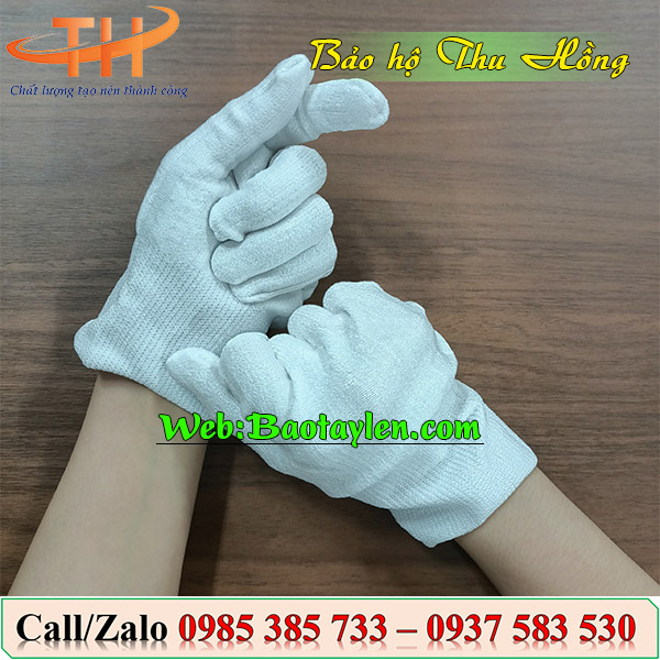 “Găng tay mềm mịn, có tính co dãn” “Găng tay mềm mịn, có tính co dãn”