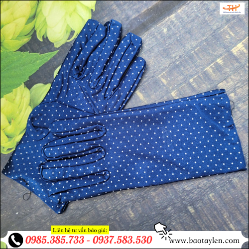 Găng tay chống nắng họa tiết chấm bi.