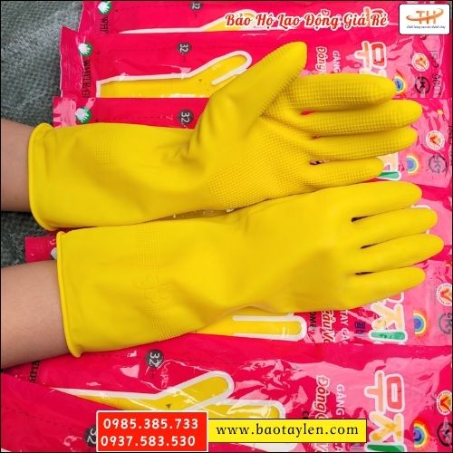 Găng tay cao su chống nước. Găng tay cao su chống nước.