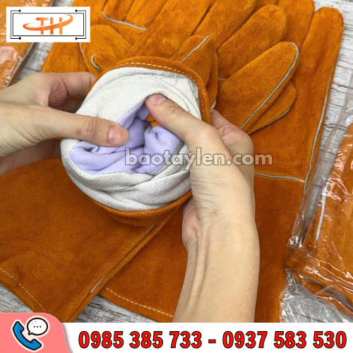 Găng tay da hàn chịu nhiệt được may tỉ mỉ với lớp lót vải mềm bên trong Găng tay da hàn chịu nhiệt được may tỉ mỉ với lớp lót vải mềm bên trong