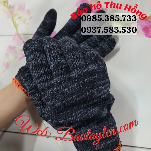 >>Găng tay có nhiều kích cỡ, ôm sát tay, thông thoáng khi dùng<< >>Găng tay có nhiều kích cỡ, ôm sát tay, thông thoáng khi dùng<<