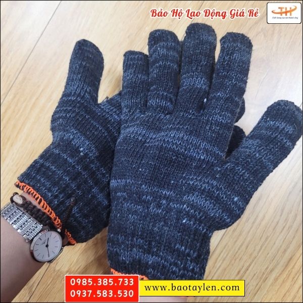 Găng tay lao động màu xám đen trọng lượng 50gram . Găng tay lao động màu xám đen trọng lượng 50gram .