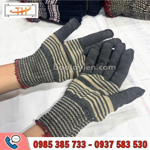 Găng tay poly thời trang sọc màu phù hợp với nhiều cỡ tay Găng tay poly thời trang sọc màu phù hợp với nhiều cỡ tay