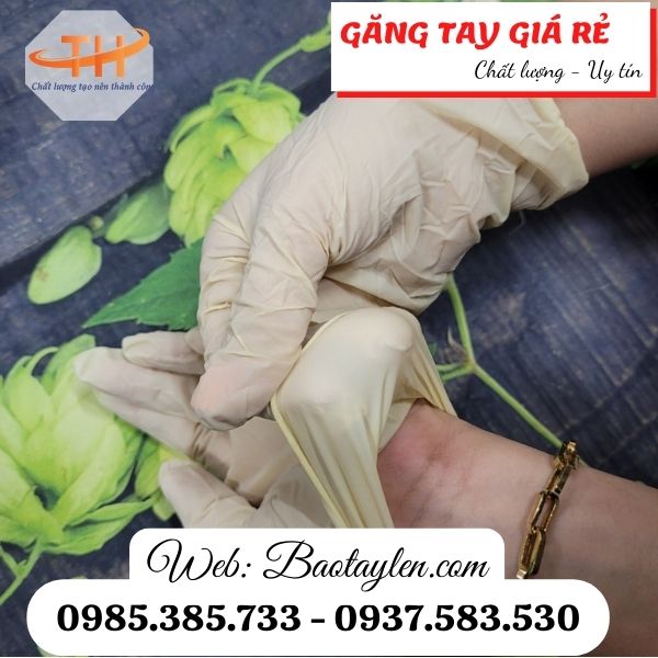 >>Găng tay có se viền chống cuộn, siêu đàn hồi. >>Găng tay có se viền chống cuộn, siêu đàn hồi.