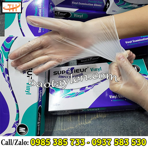 Găng tay vinyl trong suốt không bột co giãn tốt, phù hợp nhiều cỡ tay Găng tay vinyl trong suốt không bột co giãn tốt, phù hợp nhiều cỡ tay