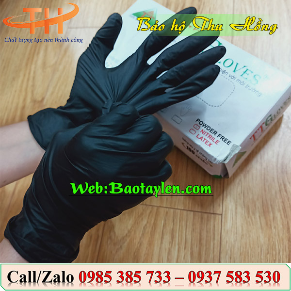 >Găng tay y tế màu đen< >Găng tay y tế màu đen<