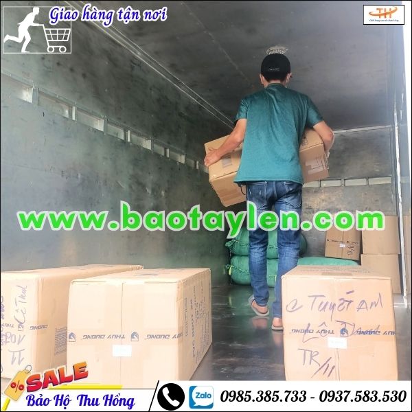 Hoạt Động Giao 100 Đôi Ủng Bảo Hộ Thùy Dương Giá Rẻ Chất Lượng Tại Công Ty Thu Hồng Hoạt Động Giao 100 Đôi Ủng Bảo Hộ Thùy Dương Giá Rẻ Chất Lượng Tại Công Ty Thu Hồng