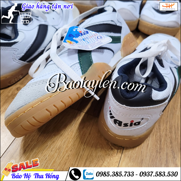 Giày cầu lông giá rẻ. Giày cầu lông giá rẻ.