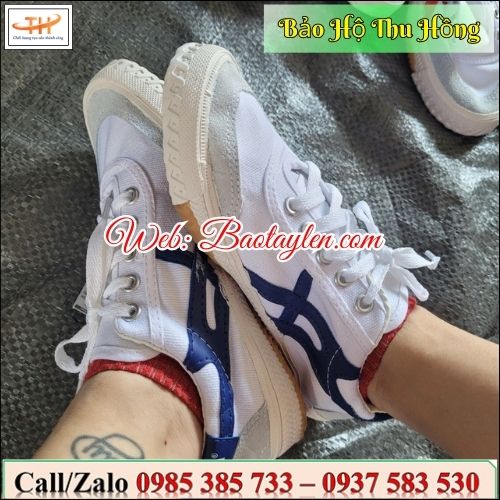 ♦ Giày có nhiều kích cỡ, phù hợp với nhiều cõ chân khác nhau ♦ ♦ Giày có nhiều kích cỡ, phù hợp với nhiều cõ chân khác nhau ♦