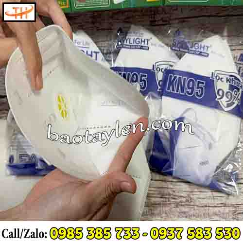 Khẩu trang KN95 có van thở  Khẩu trang KN95 có van thở