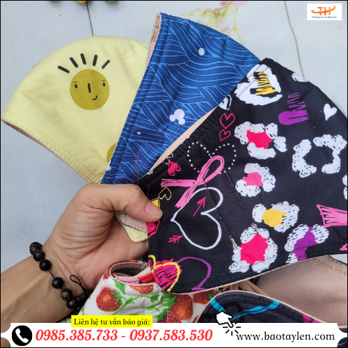 Khẩu trang vải cotton có nhiều mẫu, hoa văn và màu sắc. Khẩu trang vải cotton có nhiều mẫu, hoa văn và màu sắc.