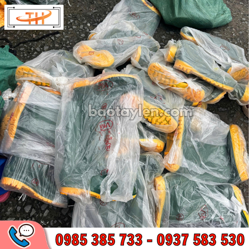 Hàng loạt ủng bảo hộ xuất kho Thu Hồng Hàng loạt ủng bảo hộ xuất kho Thu Hồng