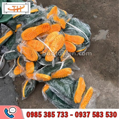 Hàng loạt ủng bảo hộ xuất kho Thu Hồng Hàng loạt ủng bảo hộ xuất kho Thu Hồng