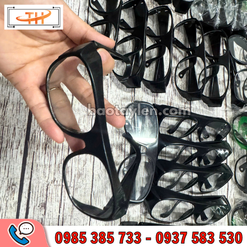 Kính bảo hộ DKT đen hàng chuẩn Kính bảo hộ DKT đen hàng chuẩn