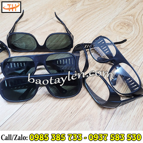 Kính bảo hộ DKT thiết kế gọng ôm sát mặt Kính bảo hộ DKT thiết kế gọng ôm sát mặt