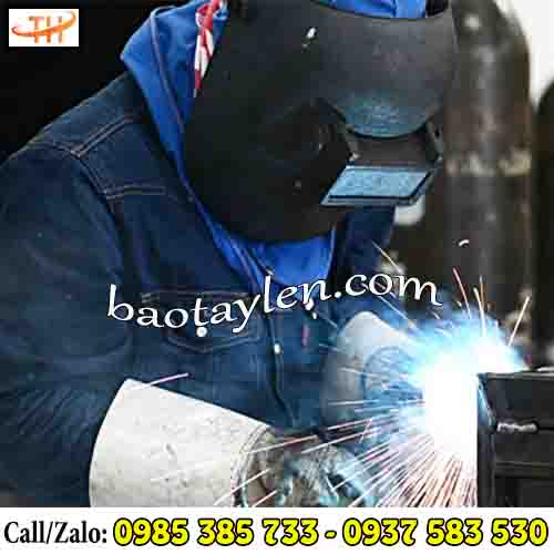 Mặt nạ hàn đội đầu giúp bảo vệ an toàn cho người thợ khi làm việc Mặt nạ hàn đội đầu giúp bảo vệ an toàn cho người thợ khi làm việc