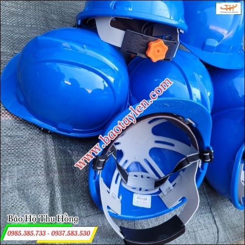 Mũ có thiết kế điều chỉnh kích cỡ dễ dàng và tiện dụng. Mũ có thiết kế điều chỉnh kích cỡ dễ dàng và tiện dụng.