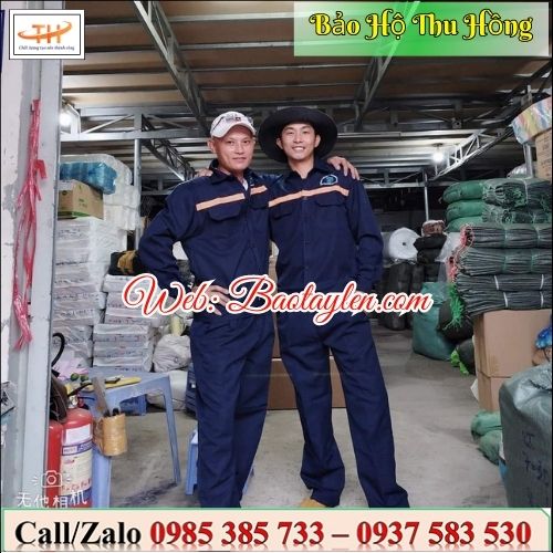 Quần áo có nhiều kích cỡ phù hợp với cả nam và nữ. Quần áo có nhiều kích cỡ phù hợp với cả nam và nữ.