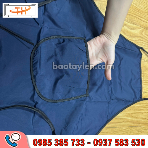 Tạp dề vải jean may sẵn có thiết kế túi tiện lợi Tạp dề vải jean may sẵn có thiết kế túi tiện lợi