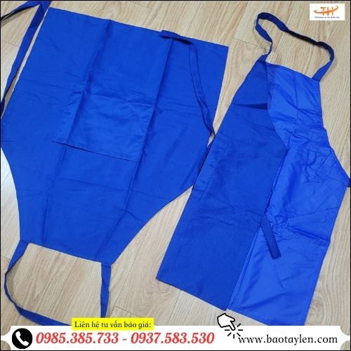 Tạp dề vải dáng ngắn. Tạp dề vải dáng ngắn.