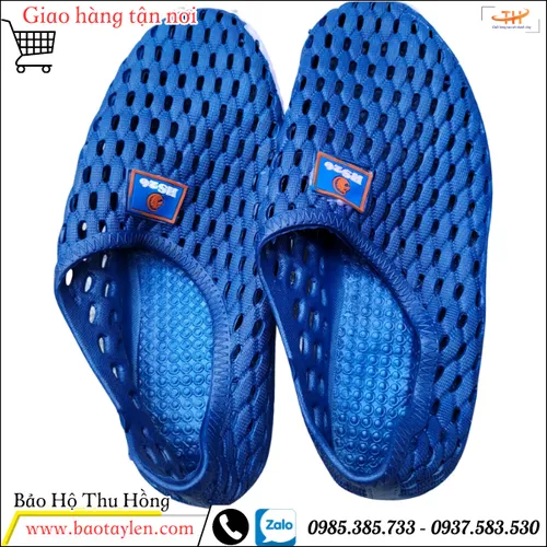 Giày nhựa đi mưa